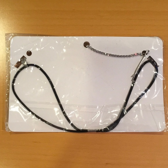 Bundle: 2 Double Stretchable Hair Combs & Rhinestone Tiara Headband - Picture 6 of 6